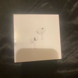 Apple AirPods Pro with MagSafe Charging Case